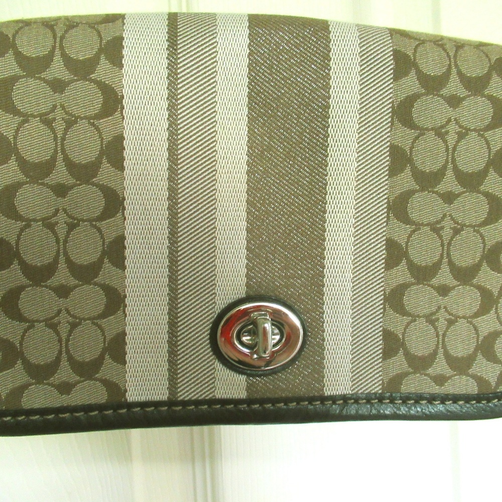 Coach crossbody/shoulder purse